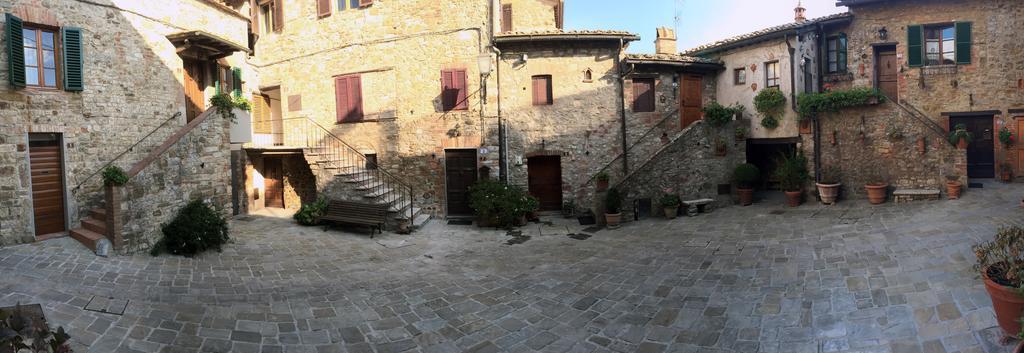 Borgo San Gusme Apartment Bagian luar foto