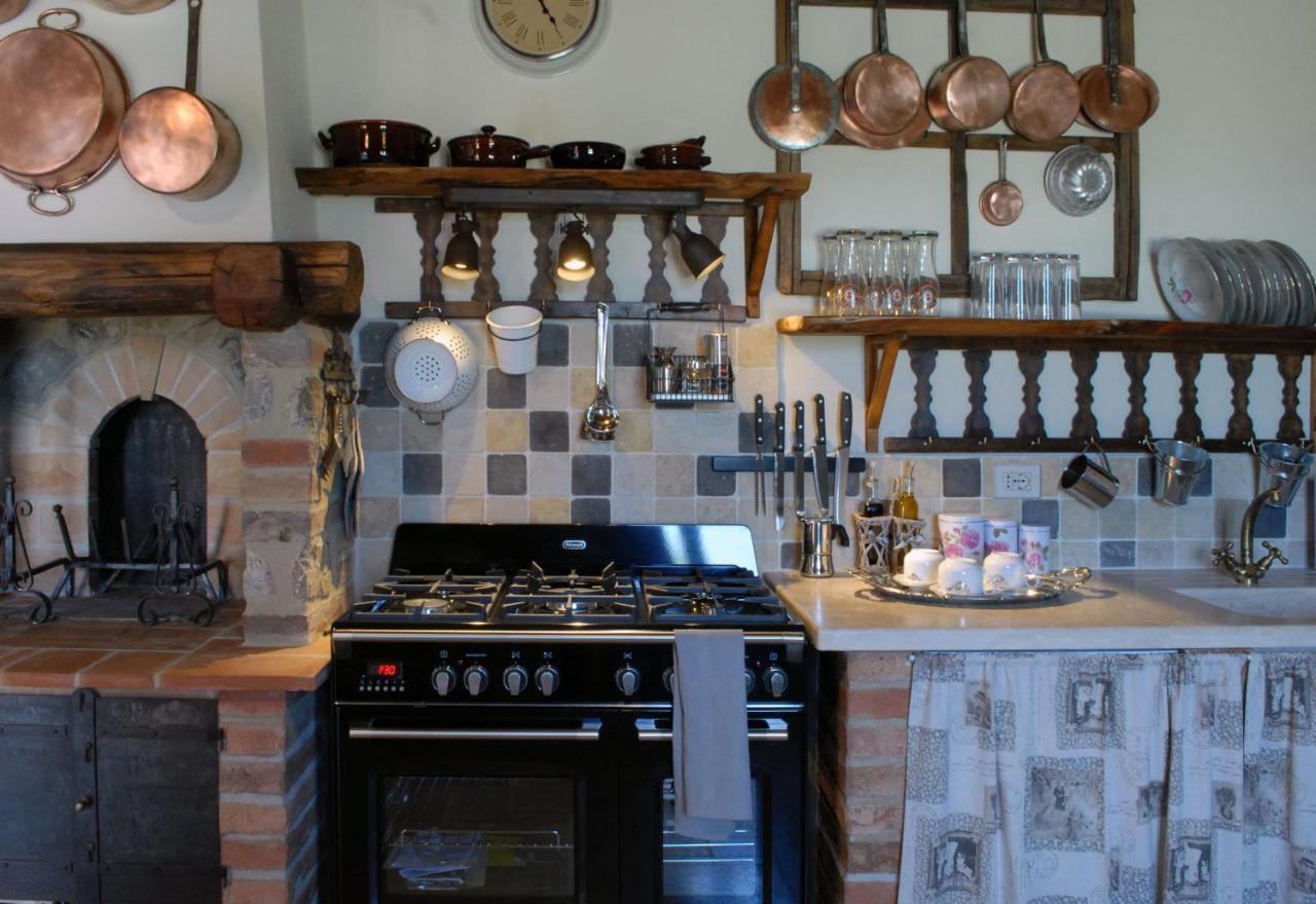 Borgo San Gusme Apartment Bagian luar foto