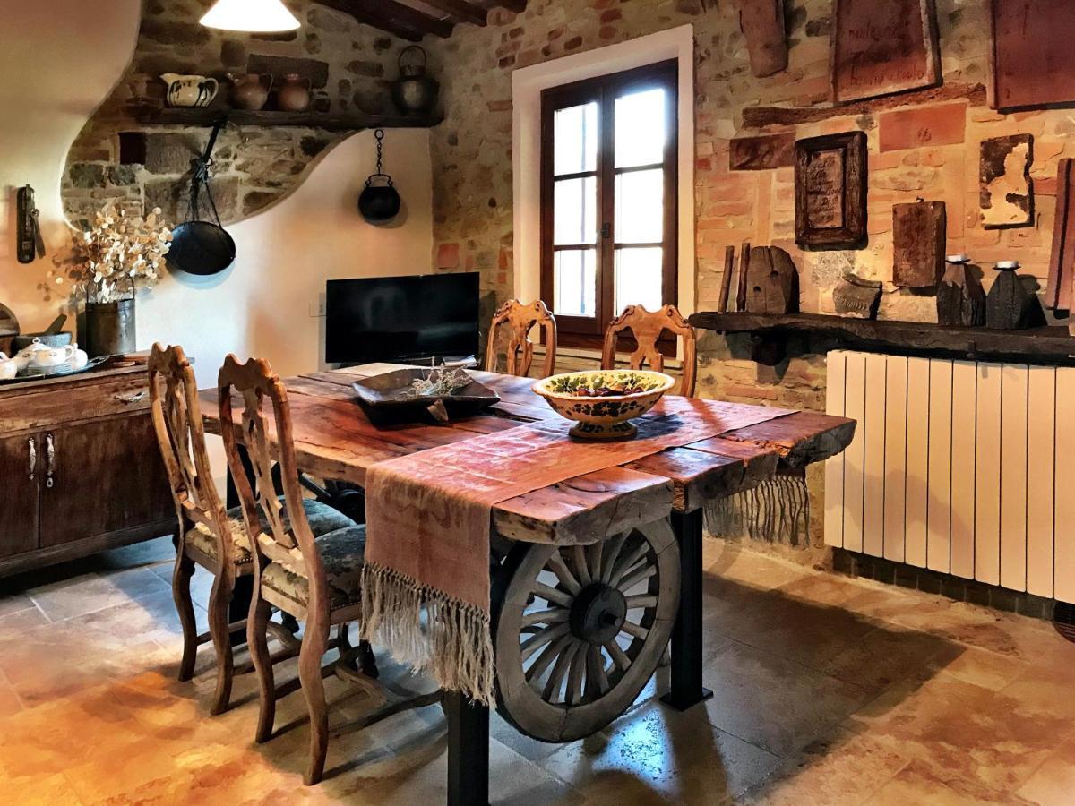 Borgo San Gusme Apartment Bagian luar foto